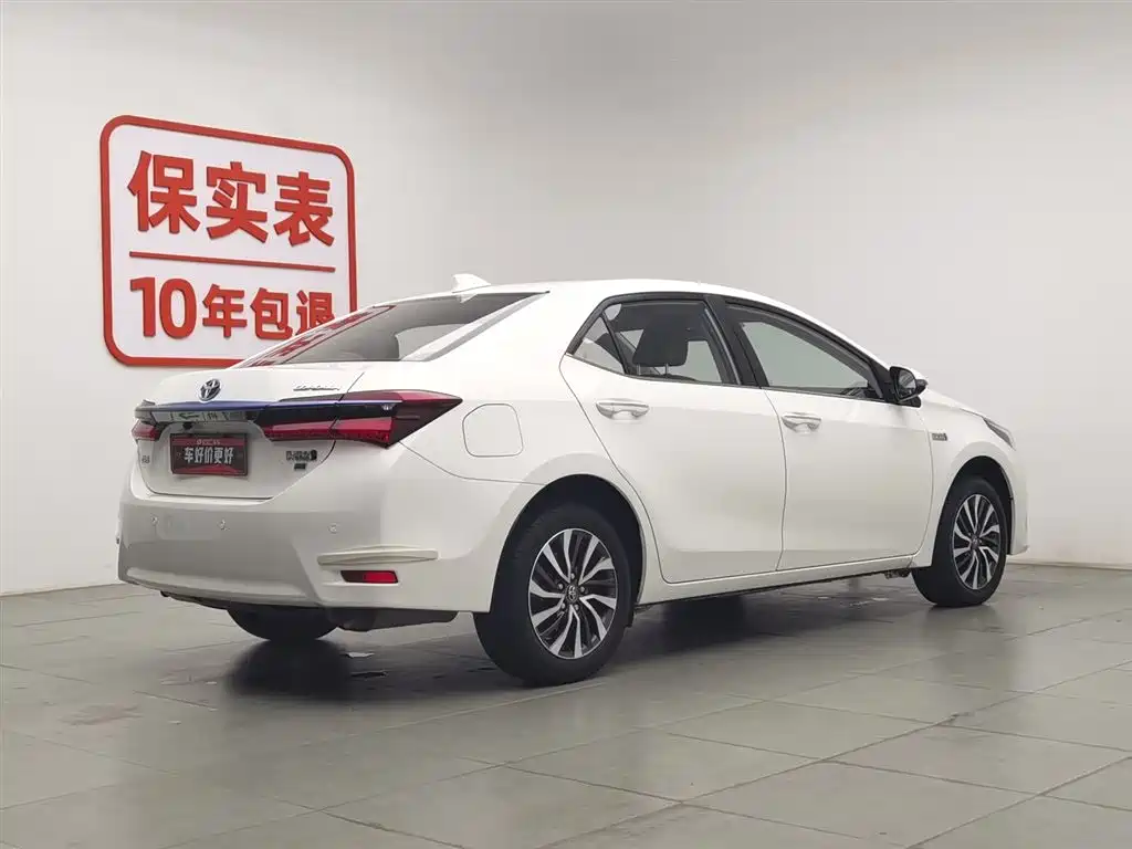 Toyota Corolla Hybrid 2022 — фото 2