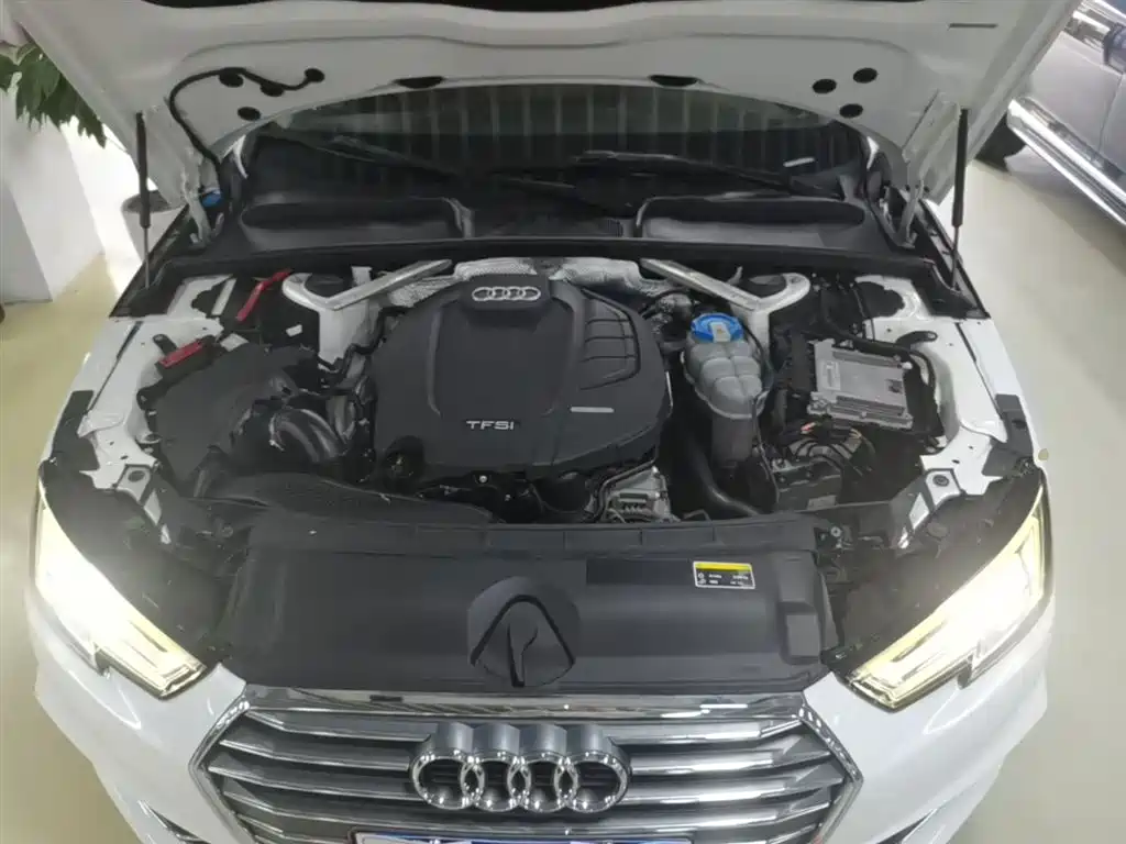 Audi A4L 2018 — фото 20