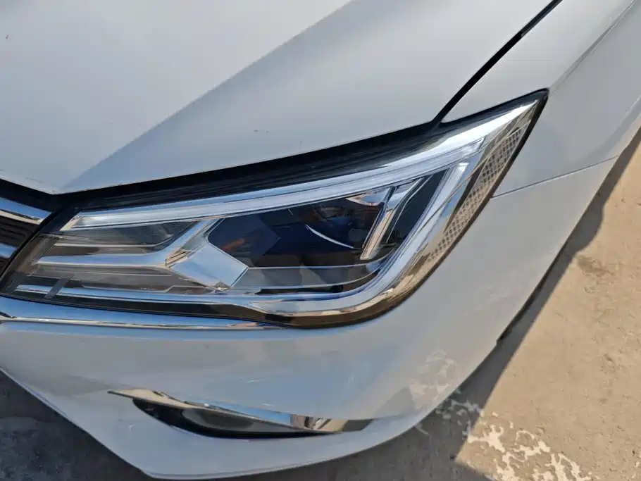 Roewe i5 2019