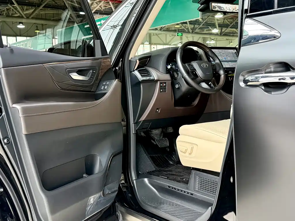 Toyota Alphard 2025 — фото 12