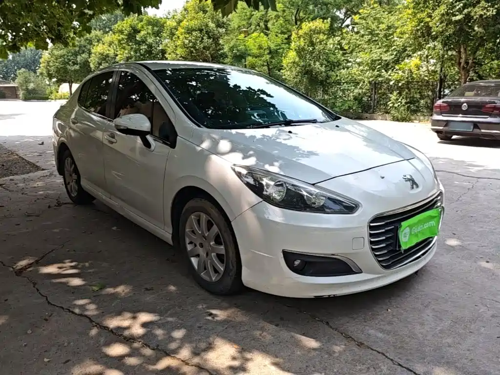Peugeot 308 2015 — фото 4