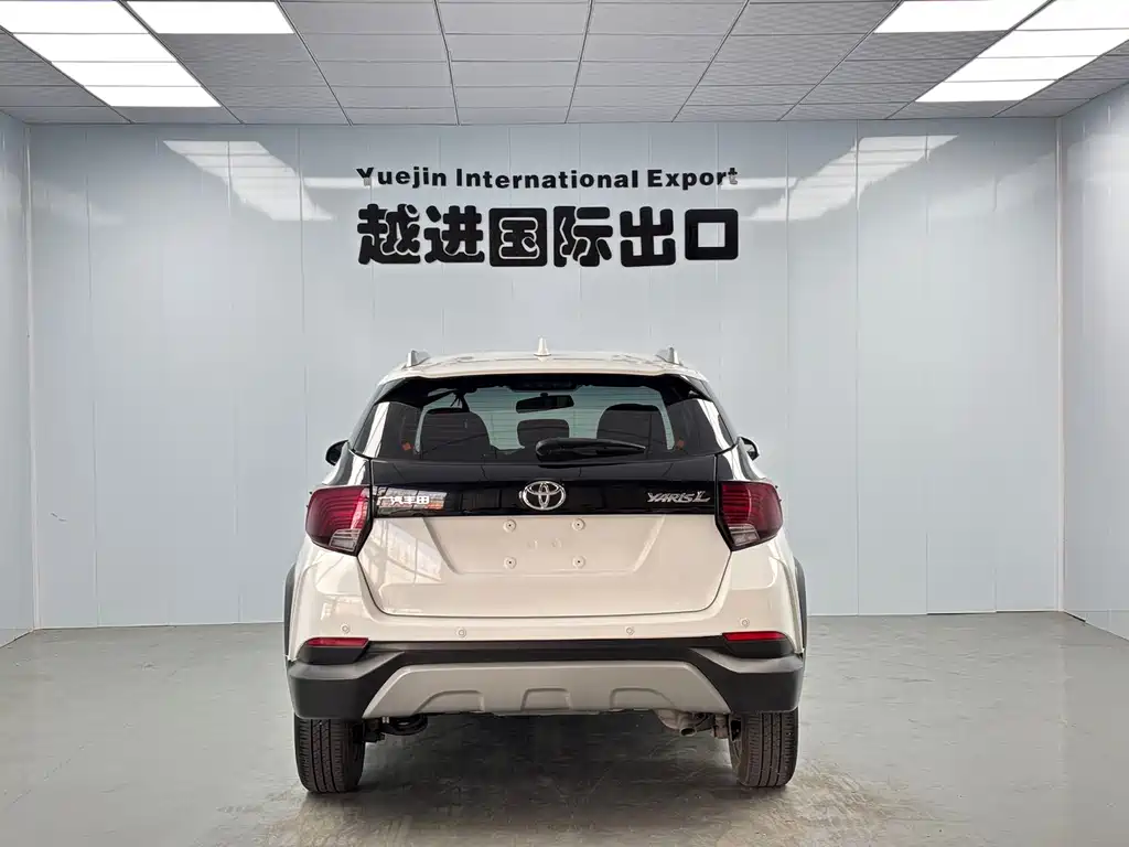 Toyota Yaris L 2022 — фото 10