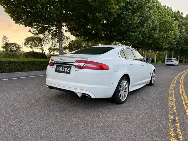 Jaguar XF 2013
