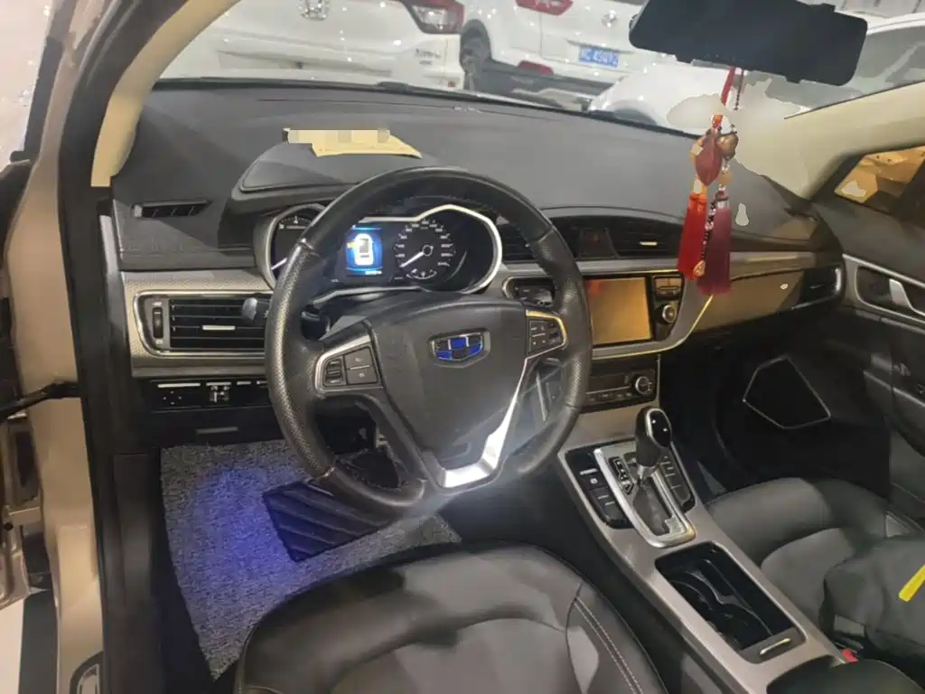 Geely Emgrand GS 2017 — фото 10