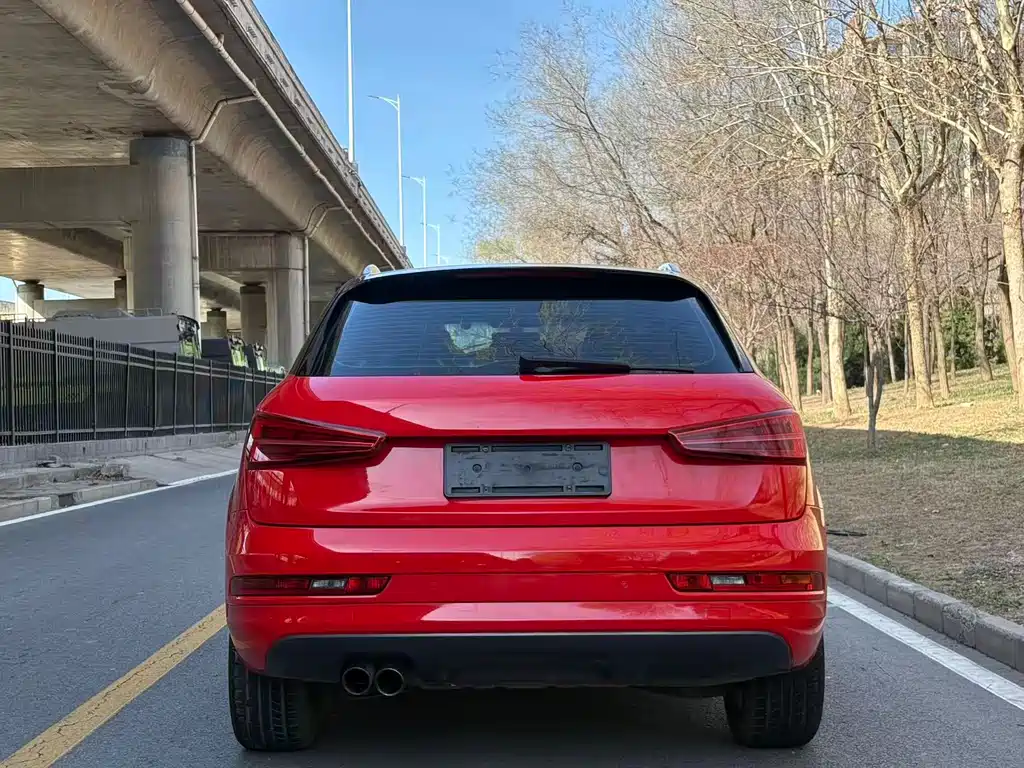 Audi Q3 2016 — фото 15