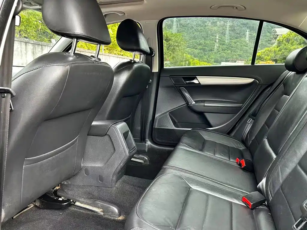 Volkswagen Lavida 2015