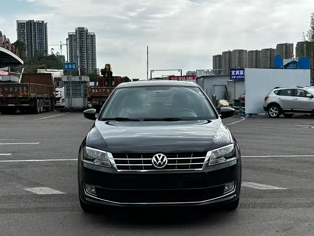 Volkswagen Lavida 2015