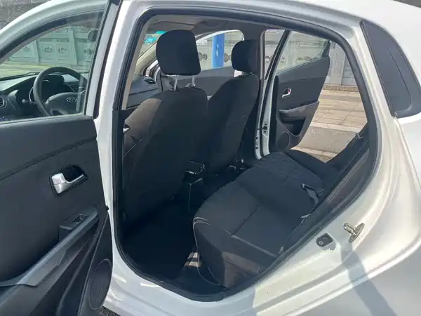 Kia K2 2015
