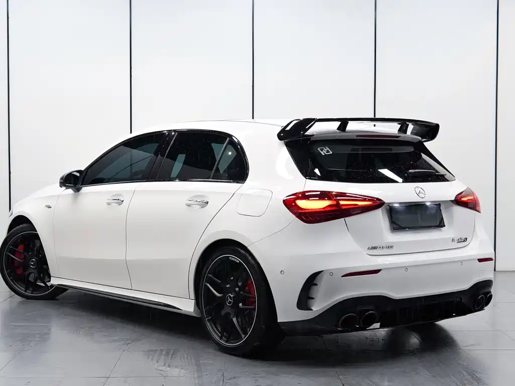 Mercedes-Benz A-Class AMG 2025 — фото 3