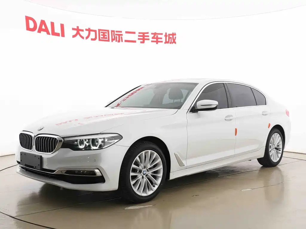 BMW 5 Series 2019 — фото 1