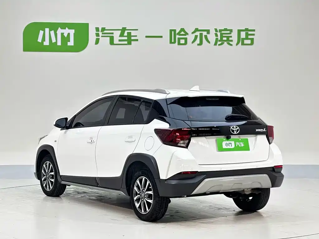 Toyota Yaris L 2022