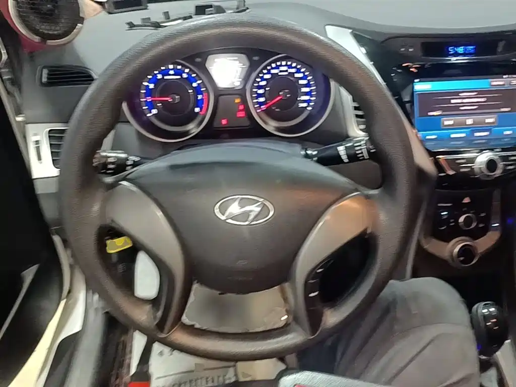 Hyundai Elantra Langdong 2018 — фото 11