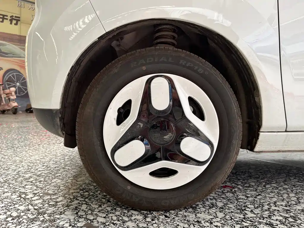 Geely Galaxy Panda 2025 — фото 13
