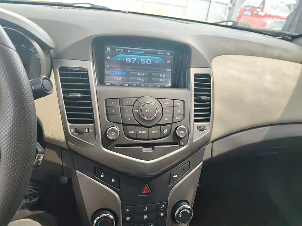 Chevrolet Cruze 2015 — фото 13
