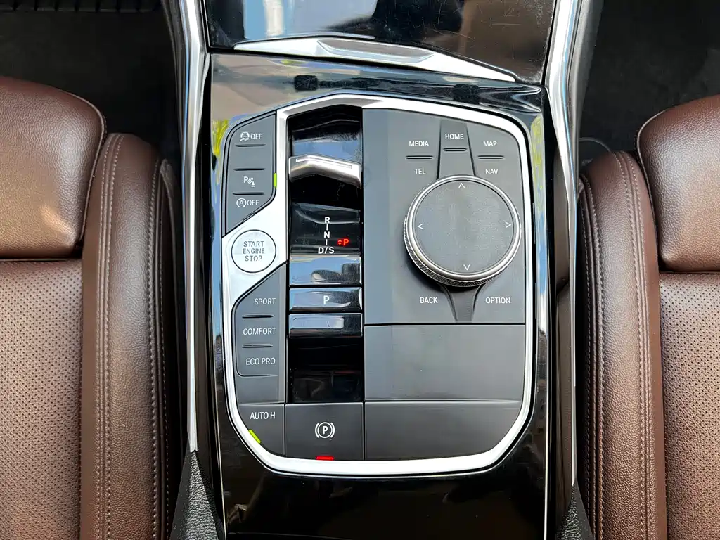 BMW 3 Series 2023 — фото 15