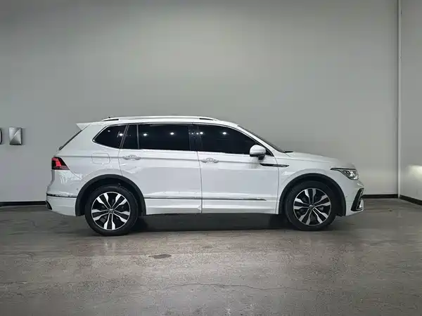 Volkswagen Tiguan L 2023