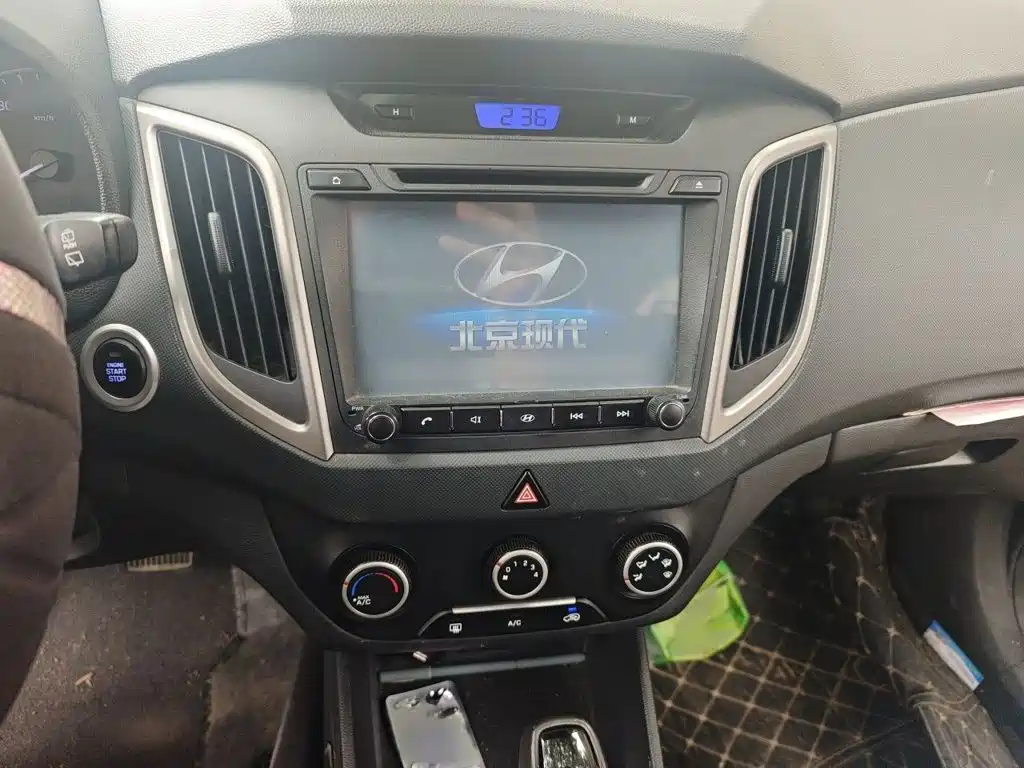 Hyundai ix25 2015 — фото 6