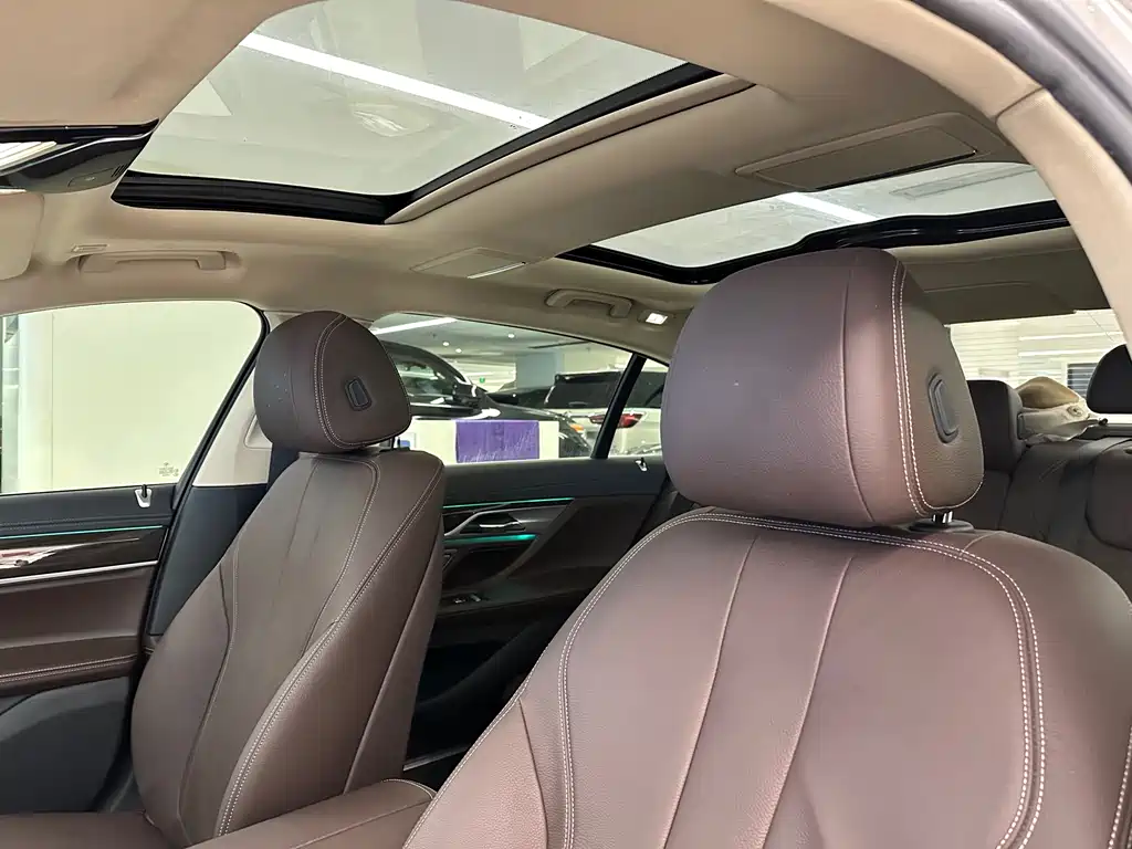 BMW 7 Series 2018 — фото 10