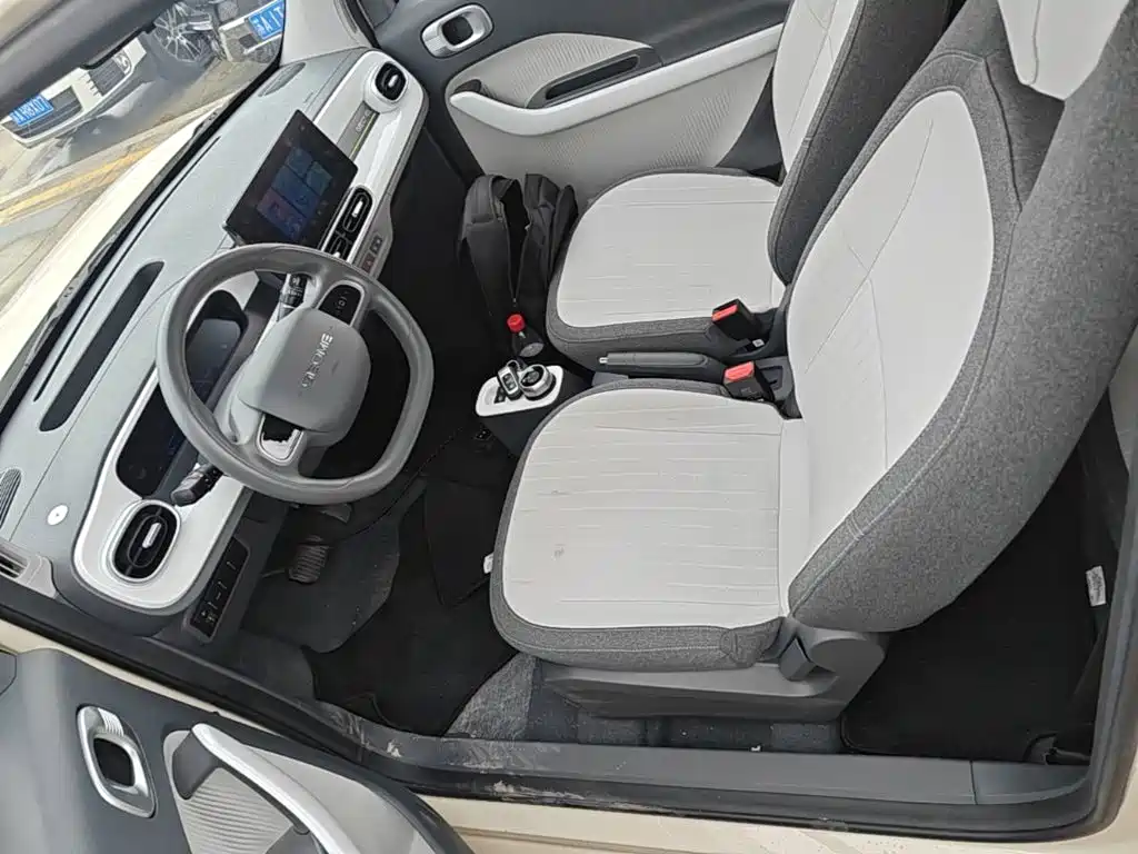 Geely Galaxy Panda 2025 — фото 15