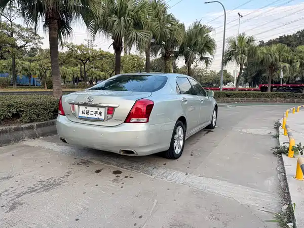 Toyota Crown 2010