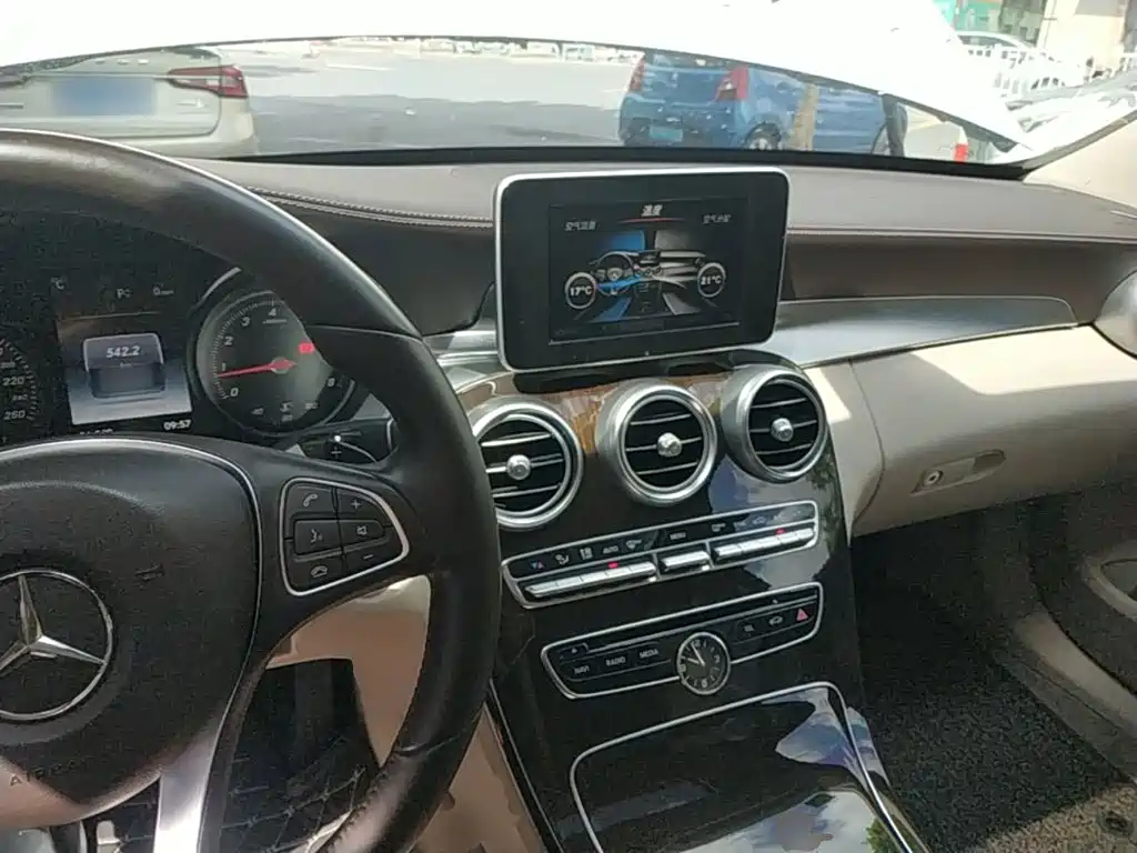 Mercedes-Benz C-Class 2017 — фото 10