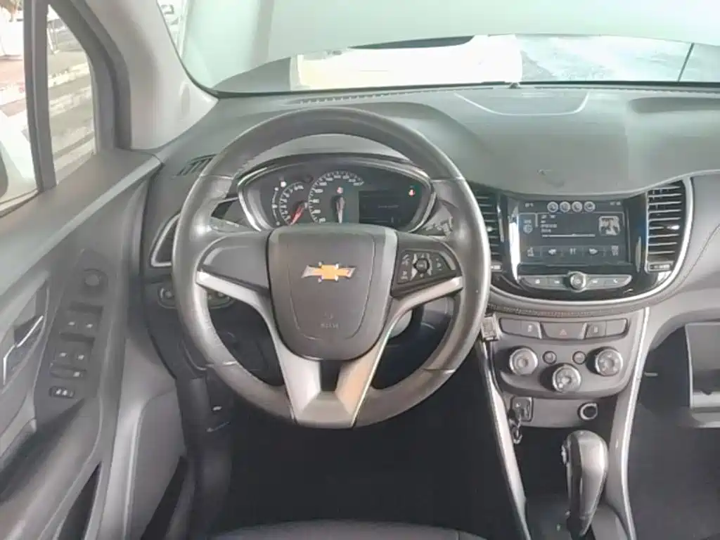 Chevrolet Trax 2017 — фото 11