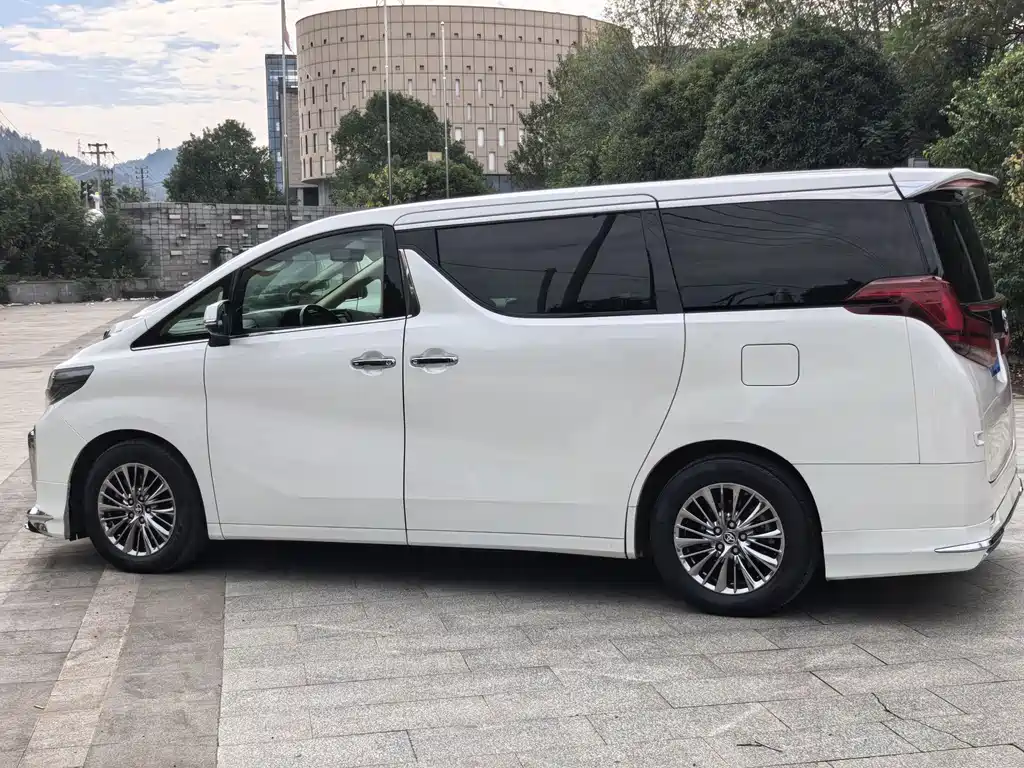 Toyota Alphard 2020 — фото 3