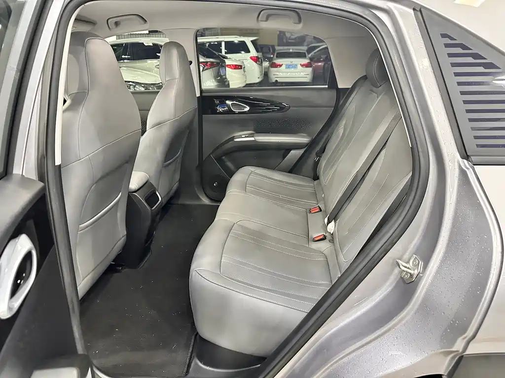Geely Galaxy Starwish 2025 — фото 6