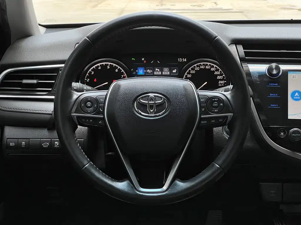 Toyota Camry 2020 — фото 9