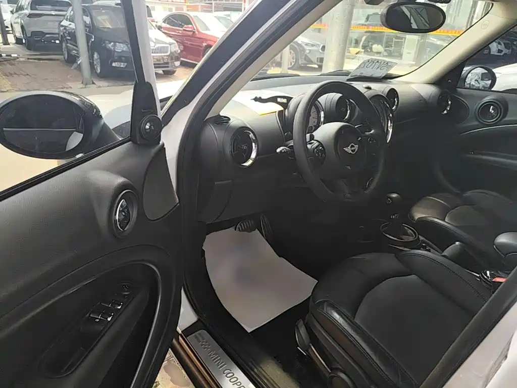 MINI Countryman 2015 — фото 16