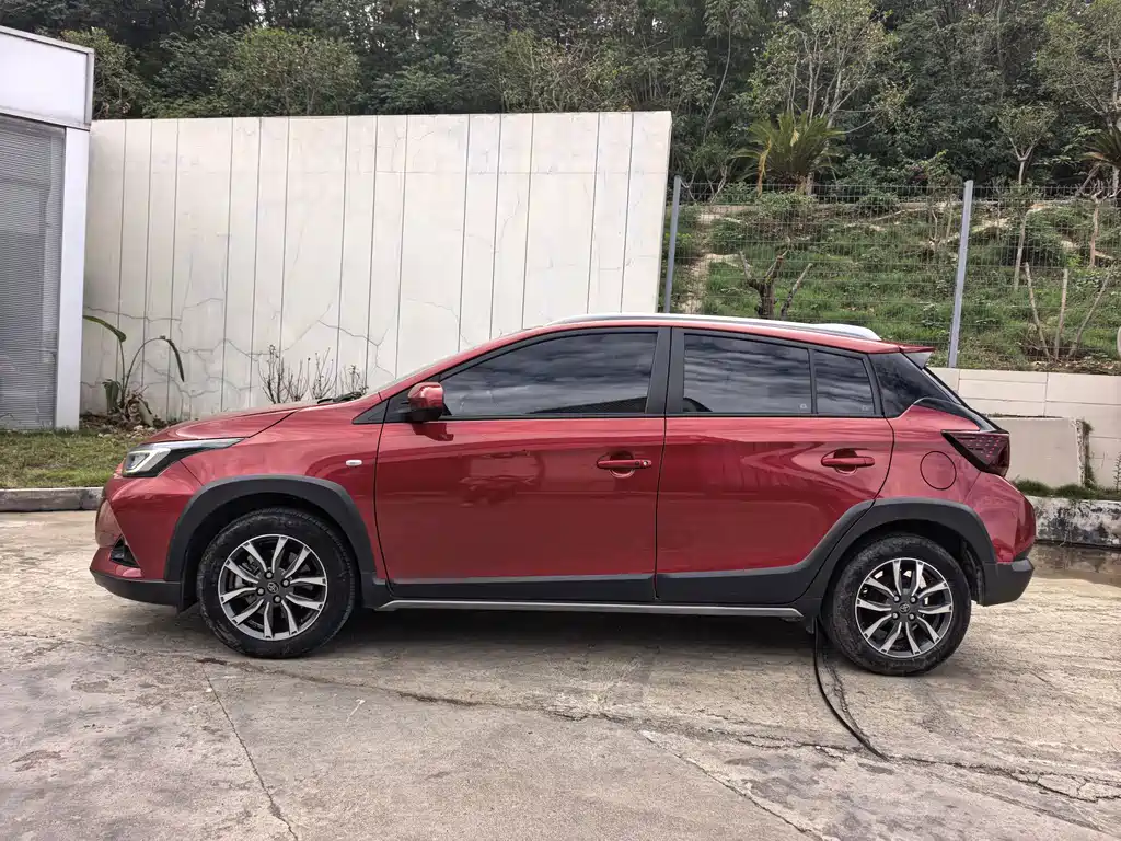 Toyota Yaris L 2022