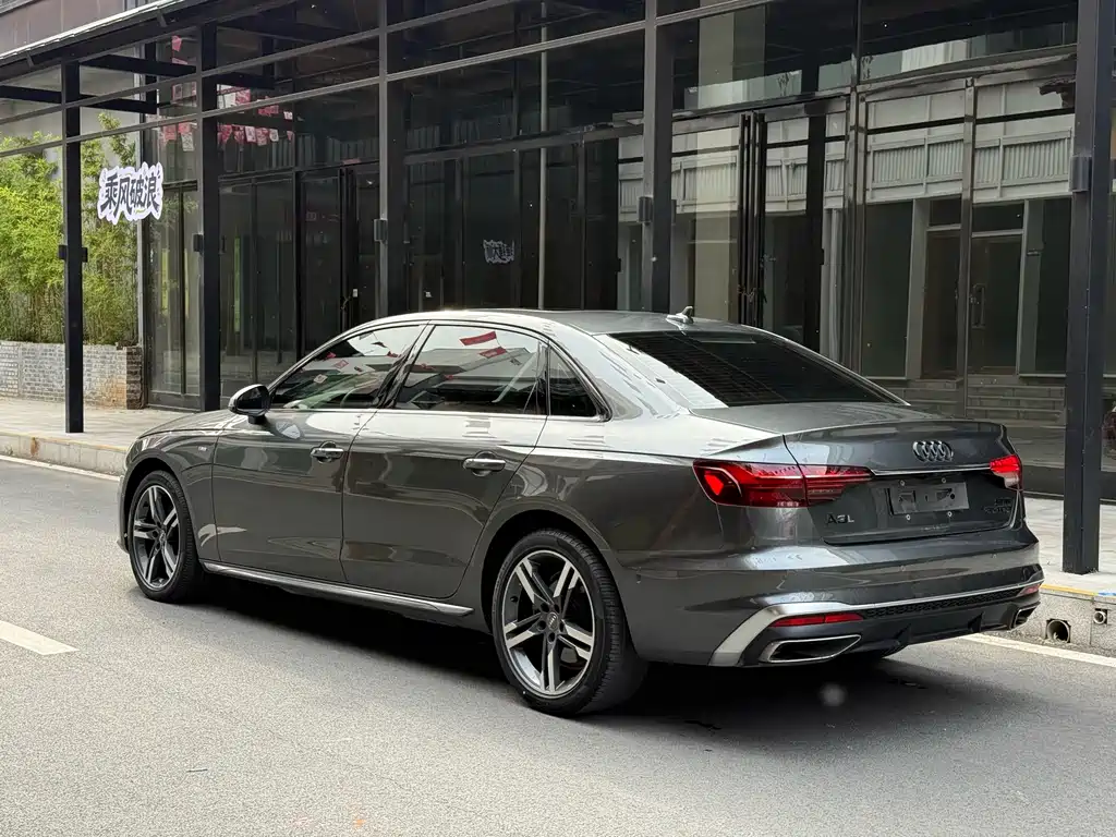 Audi A4L 2021