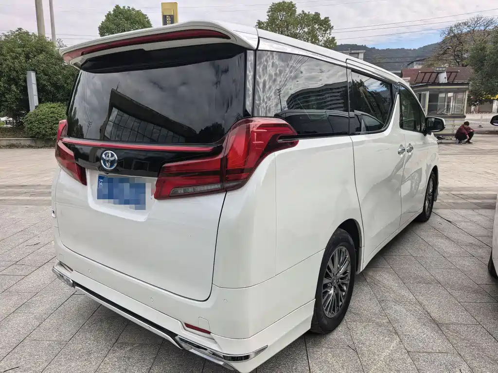 Toyota Alphard 2020 — фото 11