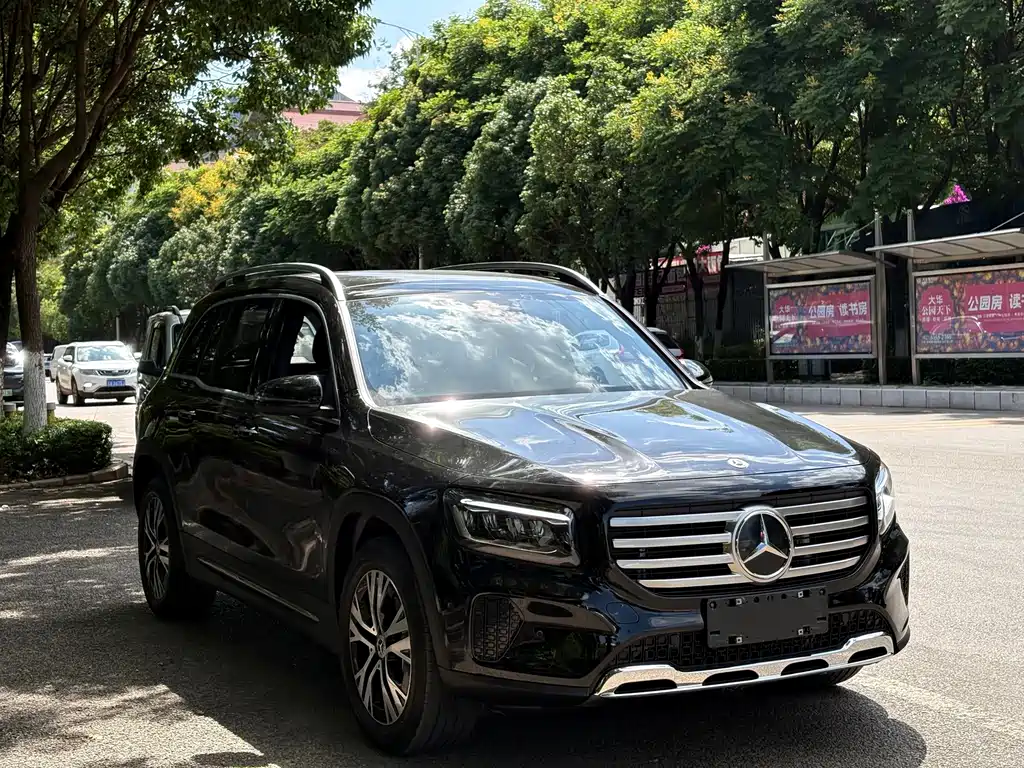Mercedes-Benz GLB 2024