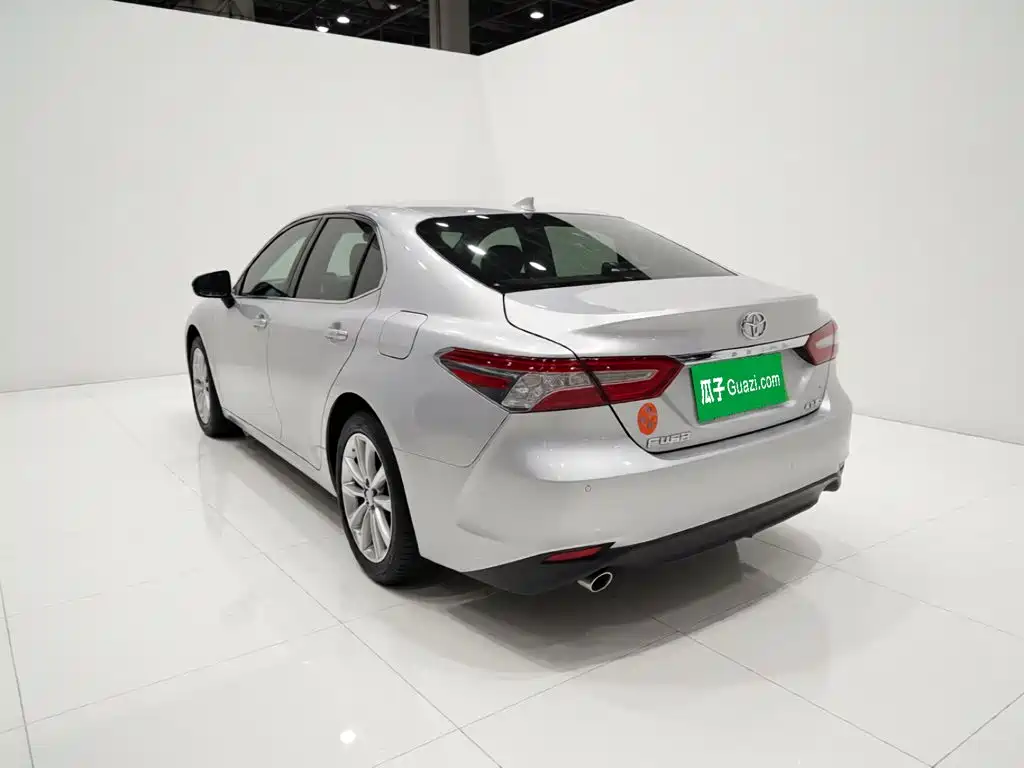 Toyota Camry 2021 — фото 4