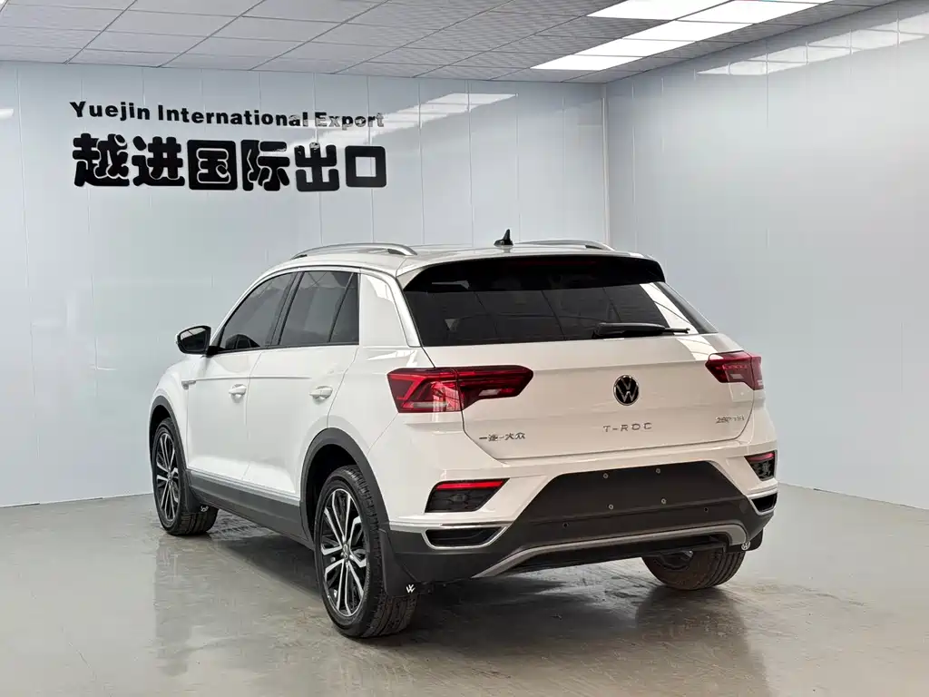 Volkswagen T-Roc 2023 — фото 8