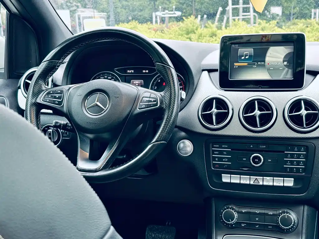 Mercedes-Benz B-Class 2015 — фото 10