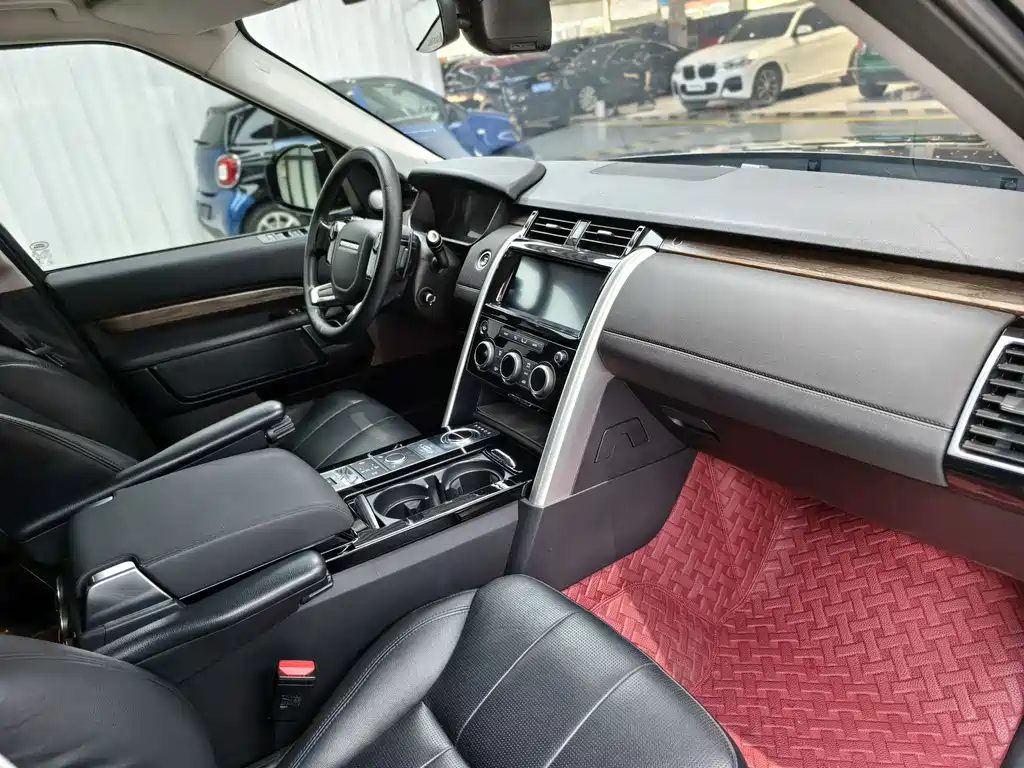 Land Rover Discovery 2019 — фото 11