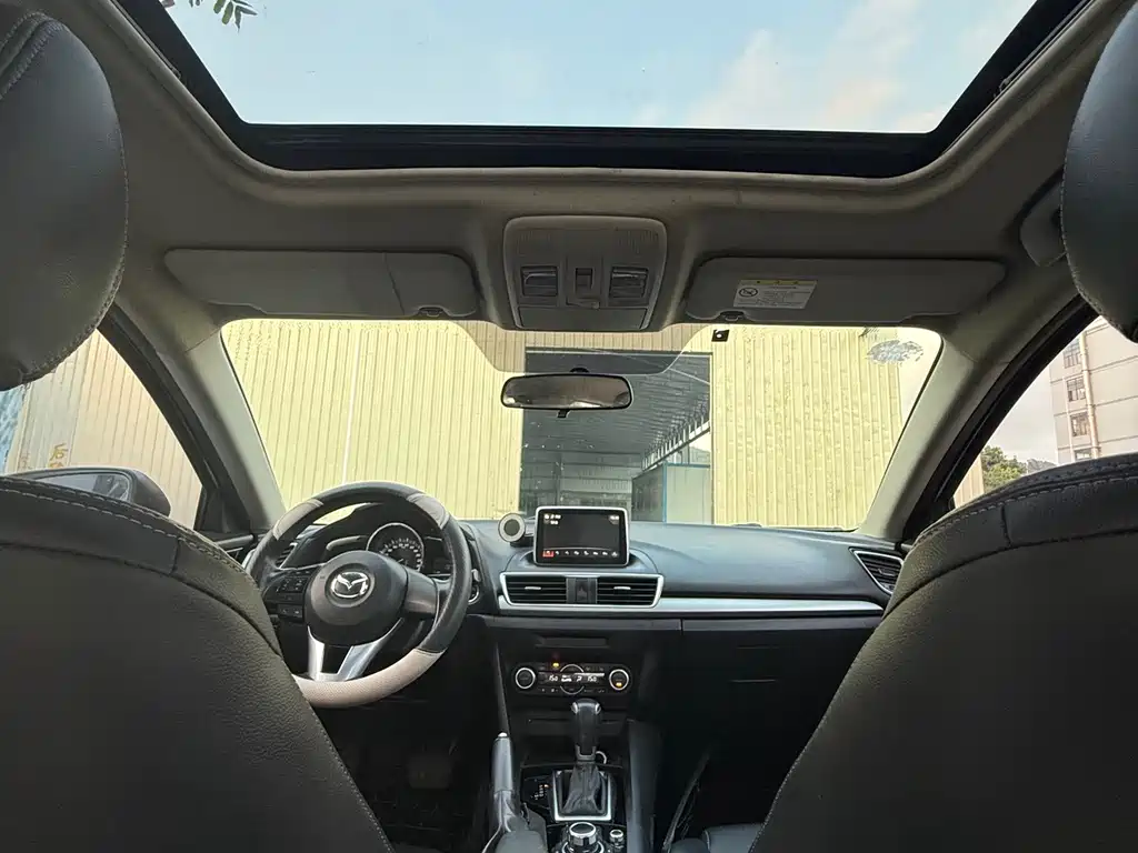 Mazda 3 Axela 2016 — фото 19