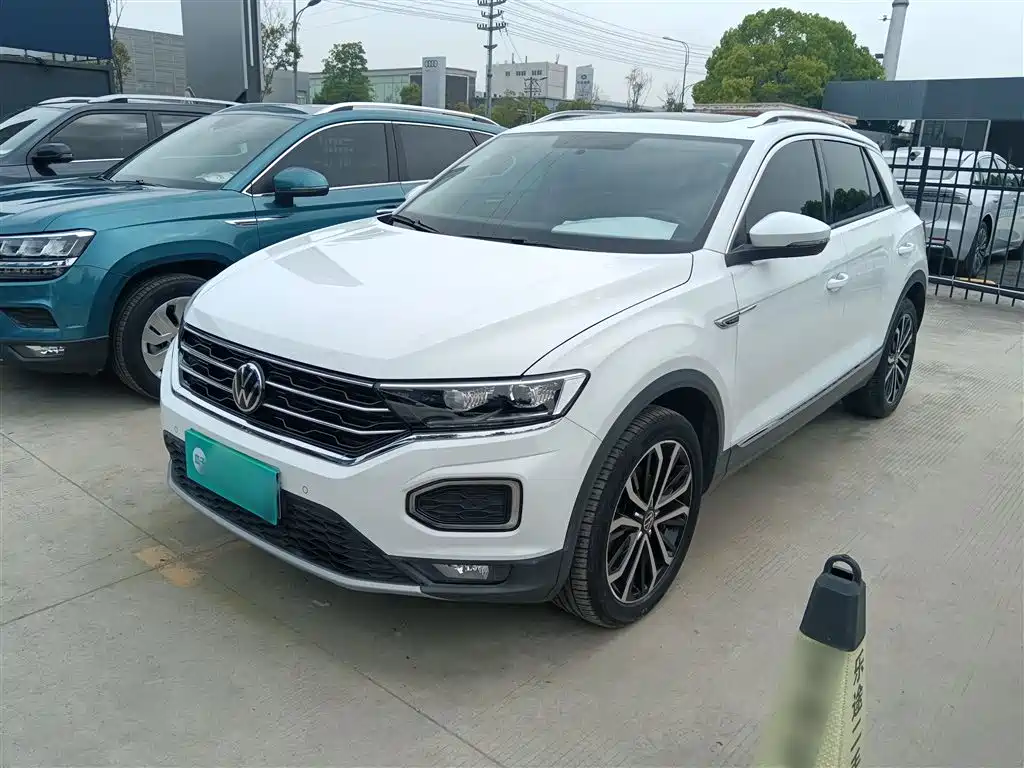 Volkswagen T-Roc 2022 — фото 1