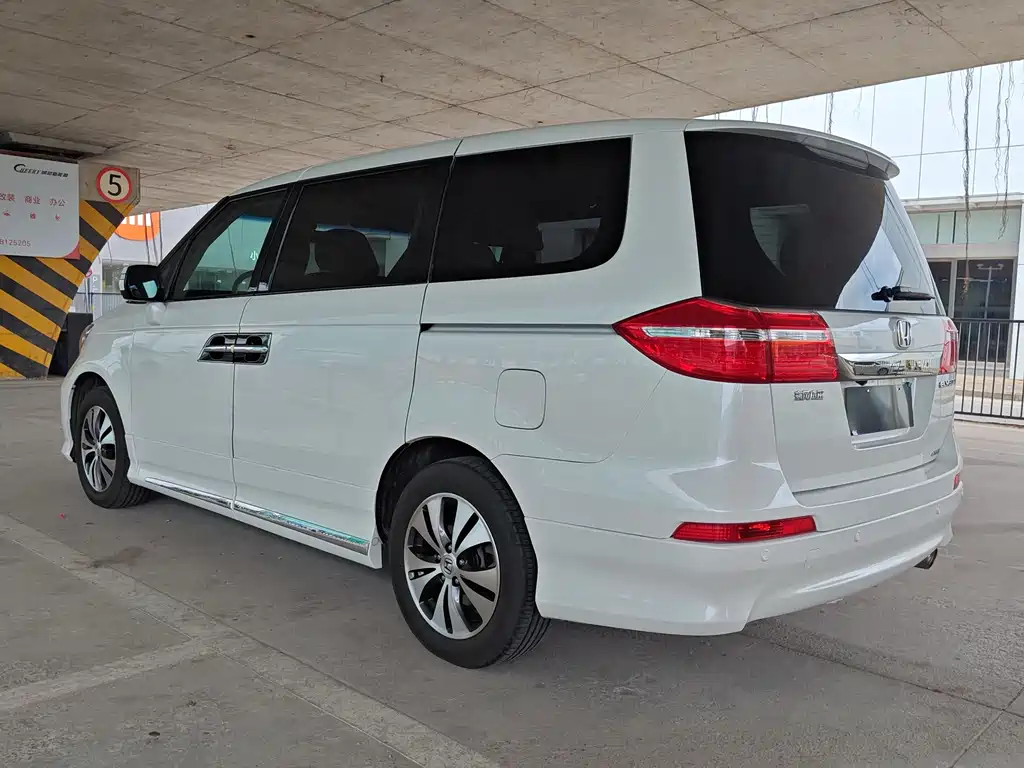 Honda Elysion 2015