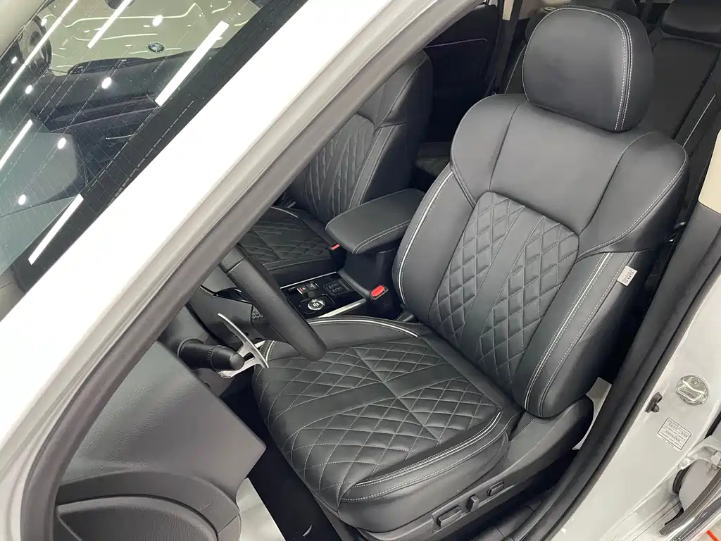 Mitsubishi Outlander 2021 — фото 11