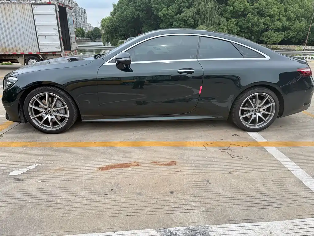 Mercedes-Benz E-Class 2024