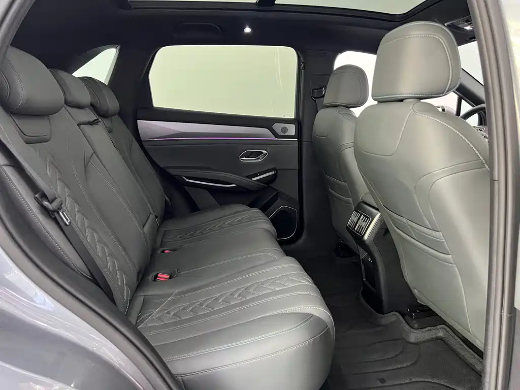 BYD Song L DM-i 2025 — фото 12