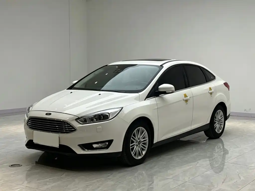 Ford Focus 2018 — фото 8