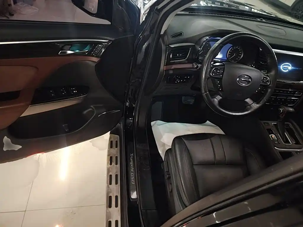 GAC Motor Trumpchi GS8 2017 — фото 16