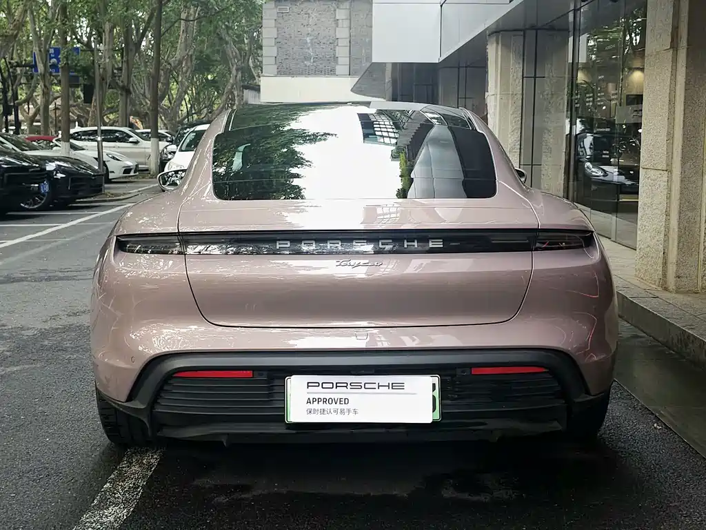 Porsche Taycan 2023
