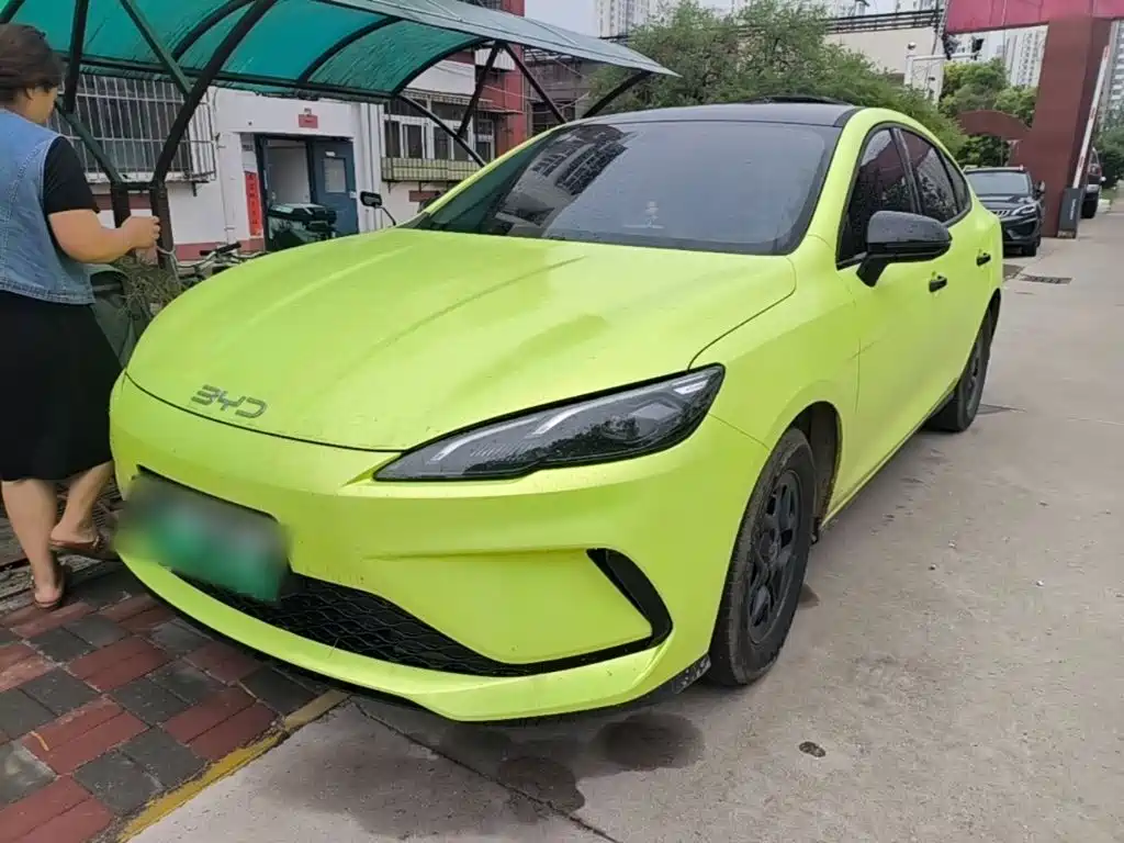 BYD Seal 05 DM-i 2025 — фото 2