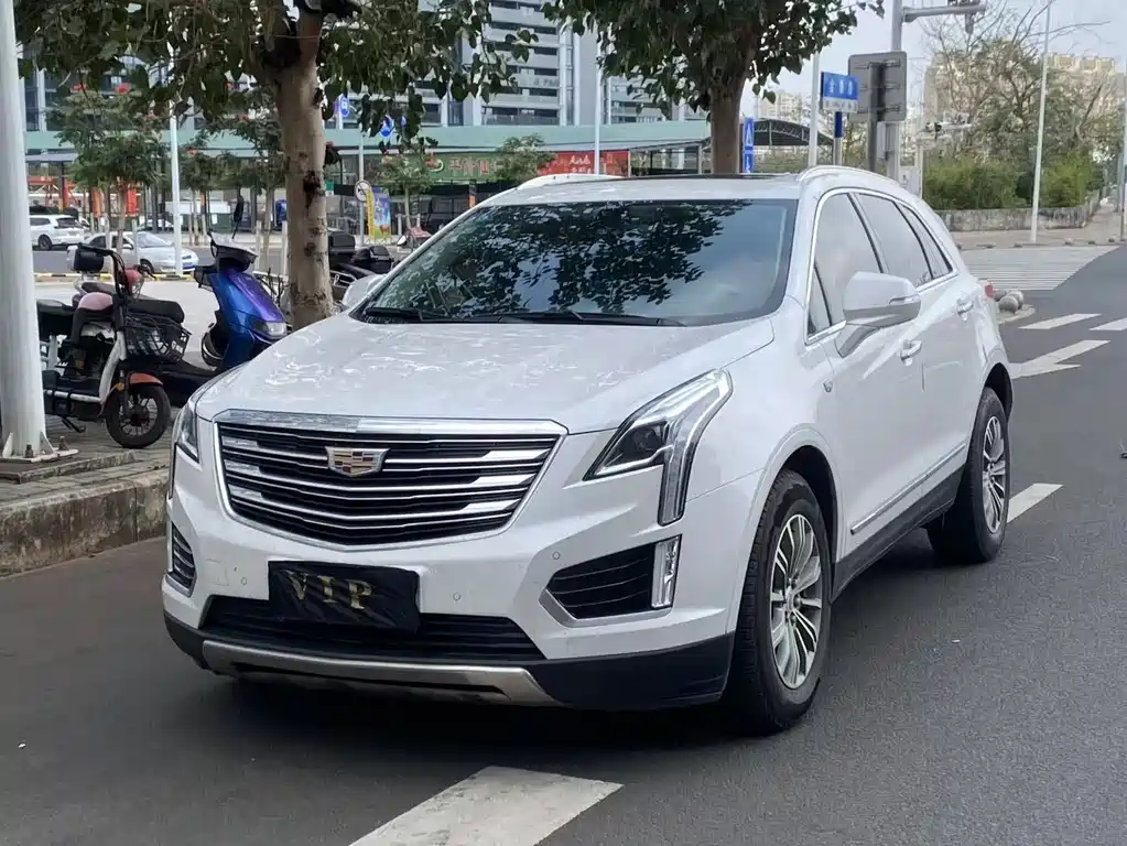 Cadillac XT5 2017 — фото 10