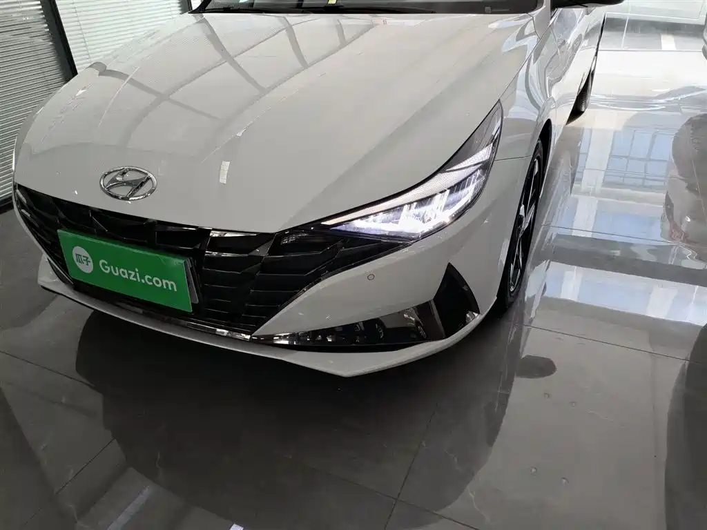 Hyundai Elantra 2023 — фото 24
